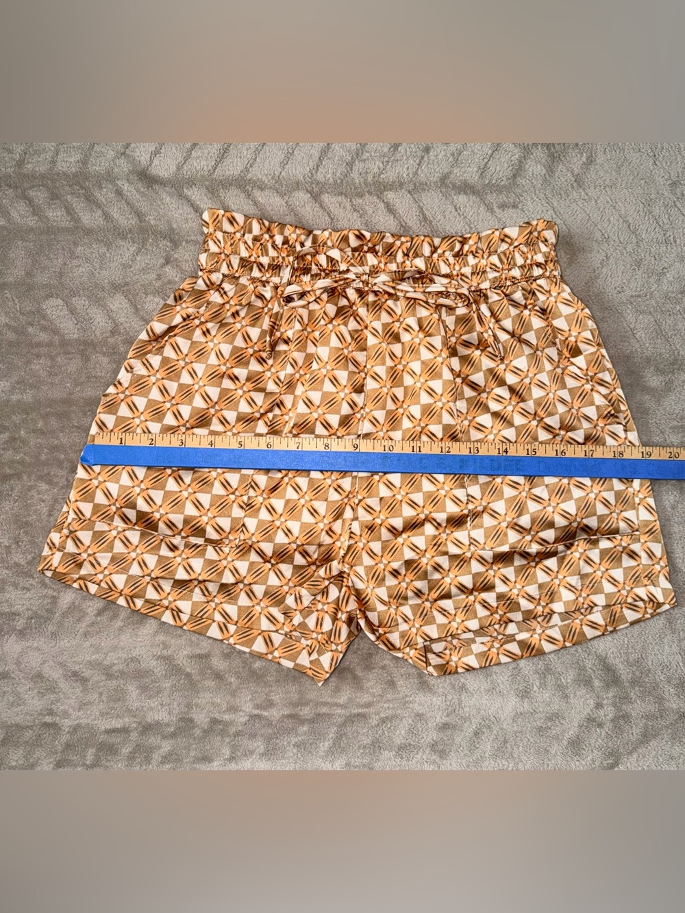 Princess Polly Geometric Print High-Waisted Paperbag Shorts US size 4 - Picture 4 of 9